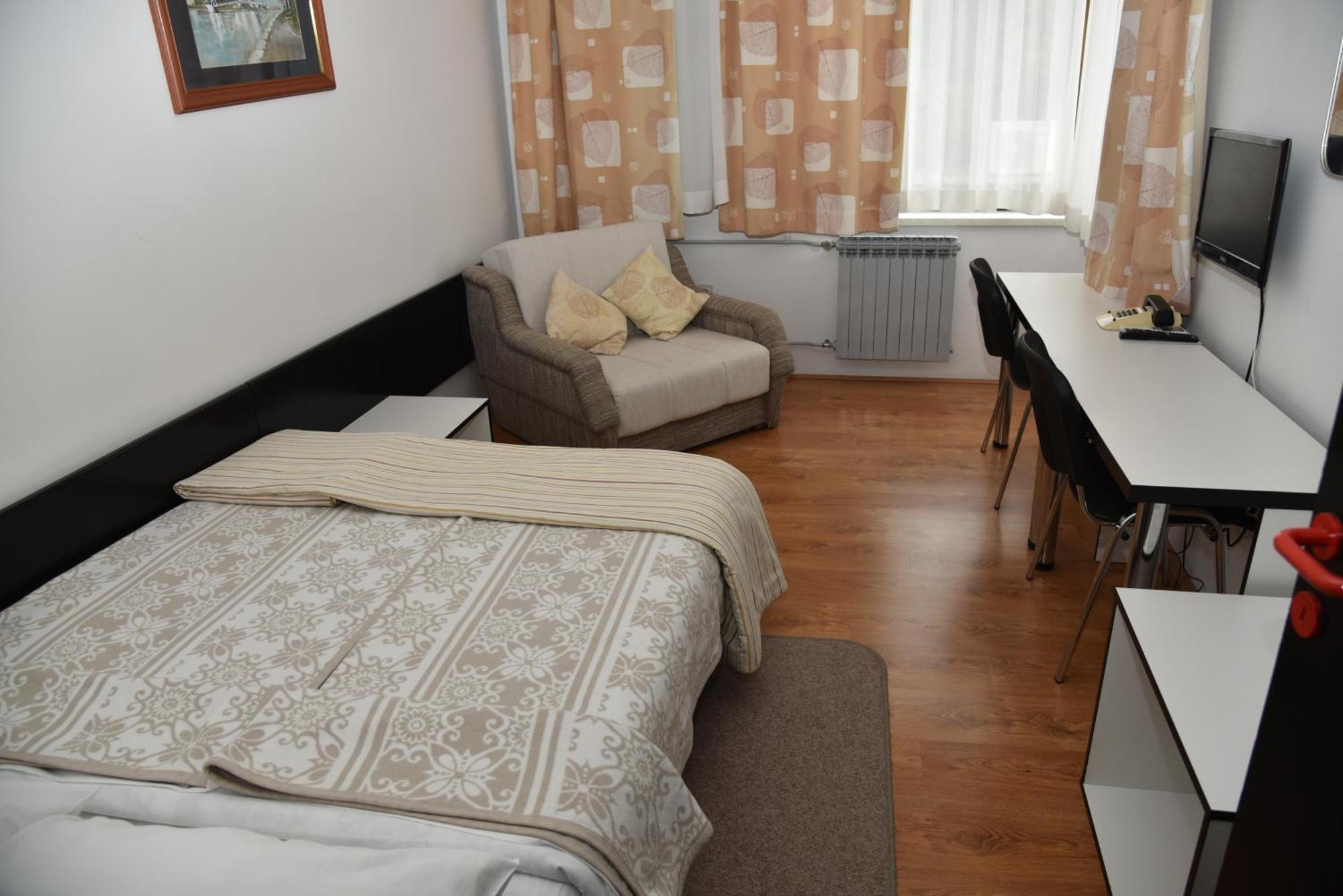Hotel Park Nasice Ngoại thất bức ảnh