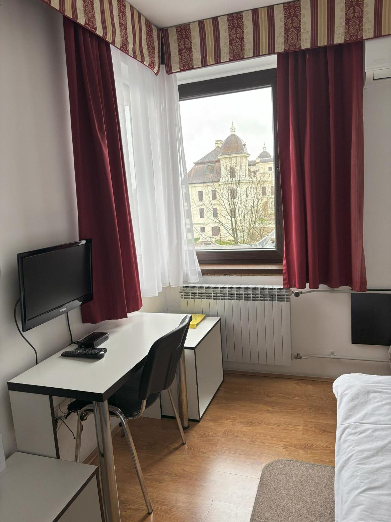 Hotel Park Nasice Ngoại thất bức ảnh