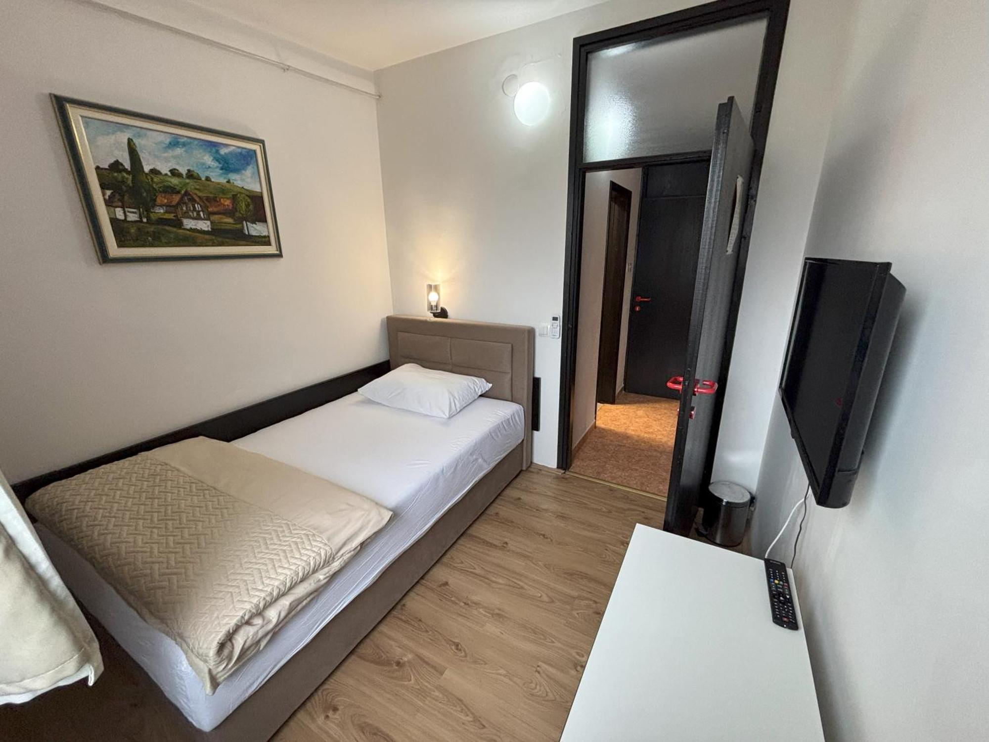 Hotel Park Nasice Ngoại thất bức ảnh