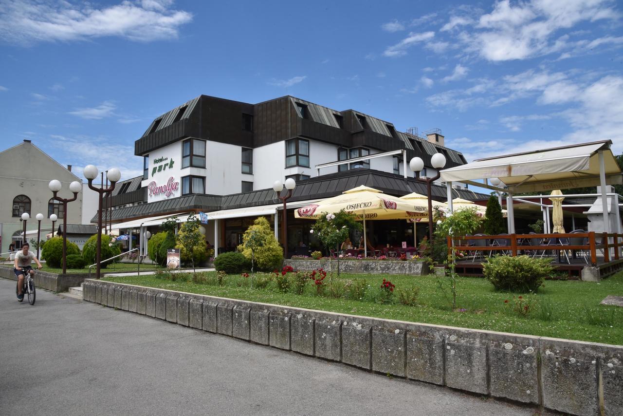 Hotel Park Nasice Ngoại thất bức ảnh