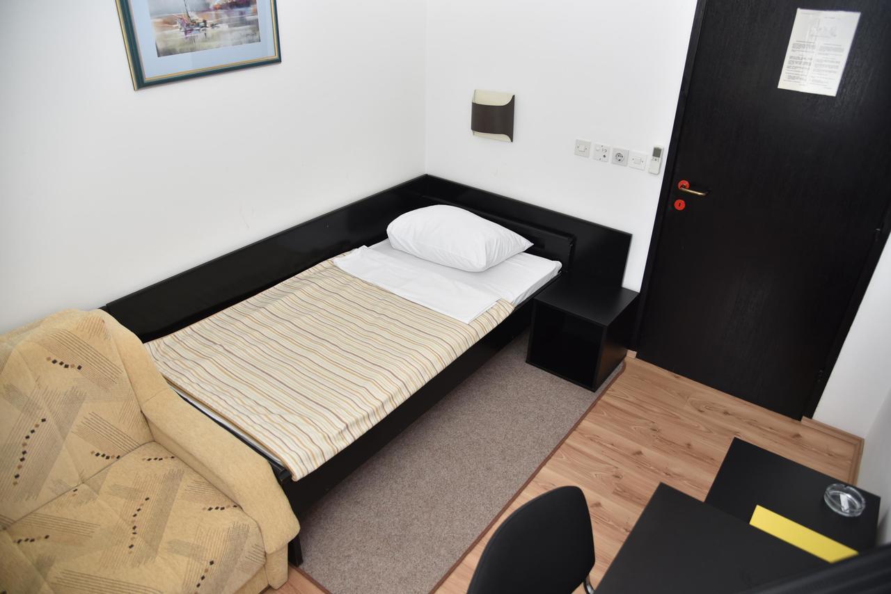 Hotel Park Nasice Ngoại thất bức ảnh