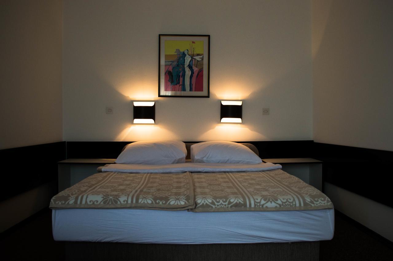 Hotel Park Nasice Ngoại thất bức ảnh