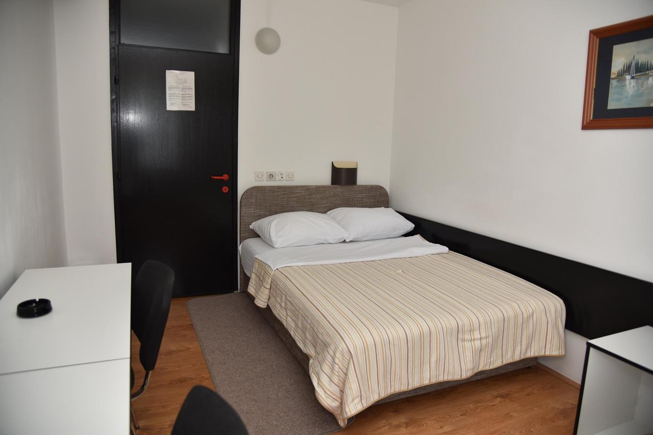Hotel Park Nasice Ngoại thất bức ảnh